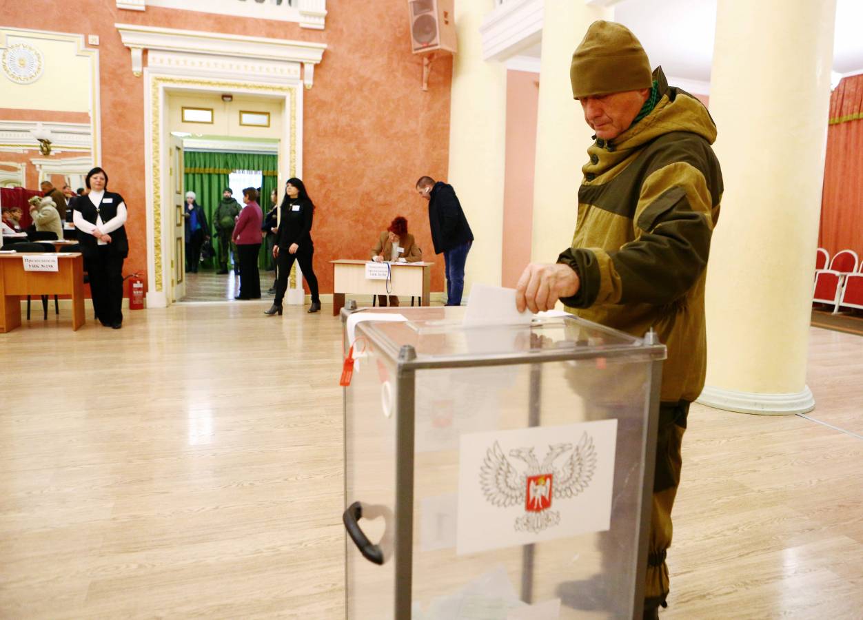 افتتاح مراكز الاقتراع في الانتخابات الرئاسية في أوكرانيا 