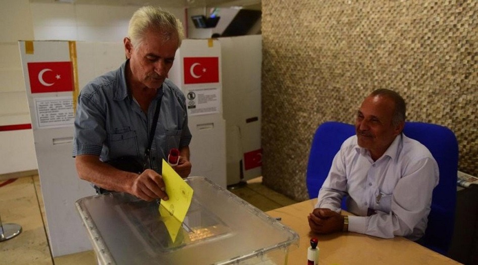 مقتل شخصين إثر شجار داخل غرفة التصويت في تركيا