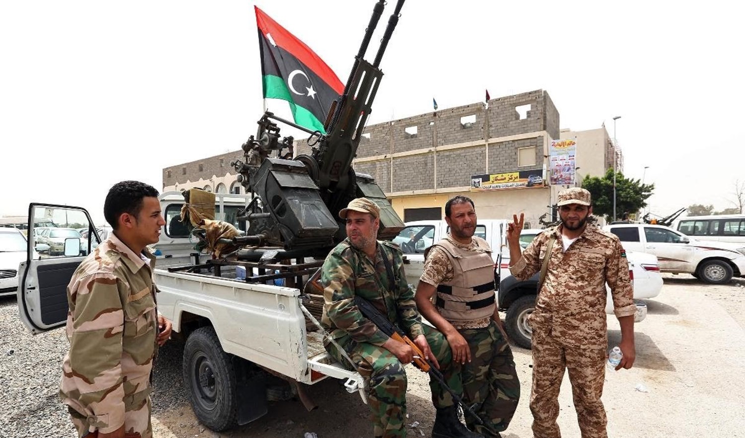 الجيش الليبي بصدد تحرير طرابلس من المسلحين