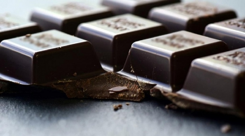 تناول الشوكولاتة الداكنة يحمي من مرض خطير