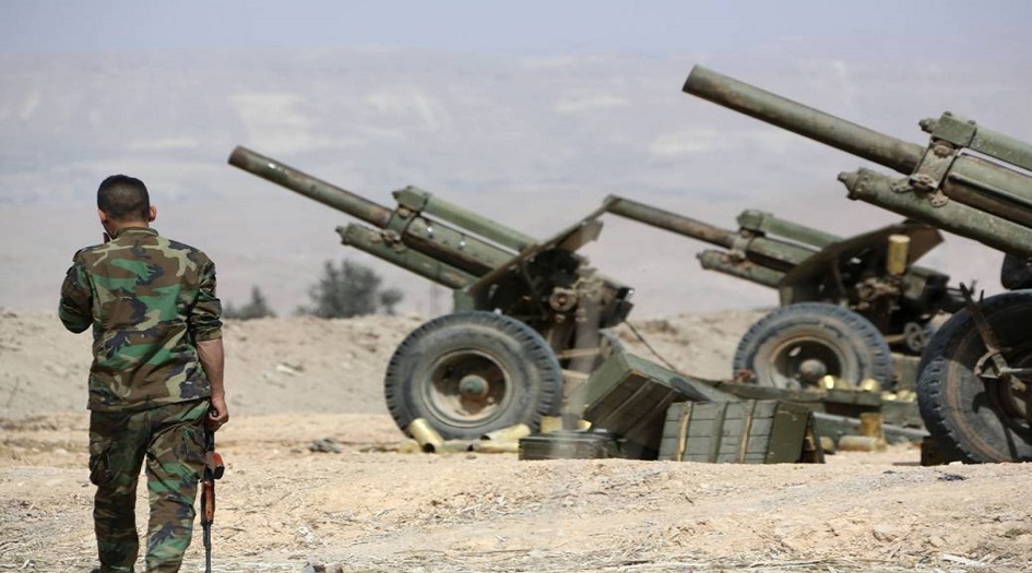 مدفعية الجيش السوري تدمر مستودع ذخيرة لـ"النصرة" في بلدة قلعة المضيق بريف حماه