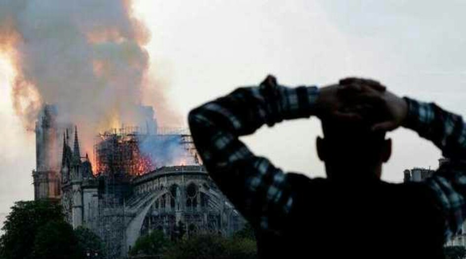 السلطات الفرنسية تكشف سبباً محتملاً لحريق كاتدرائية نوتردام
