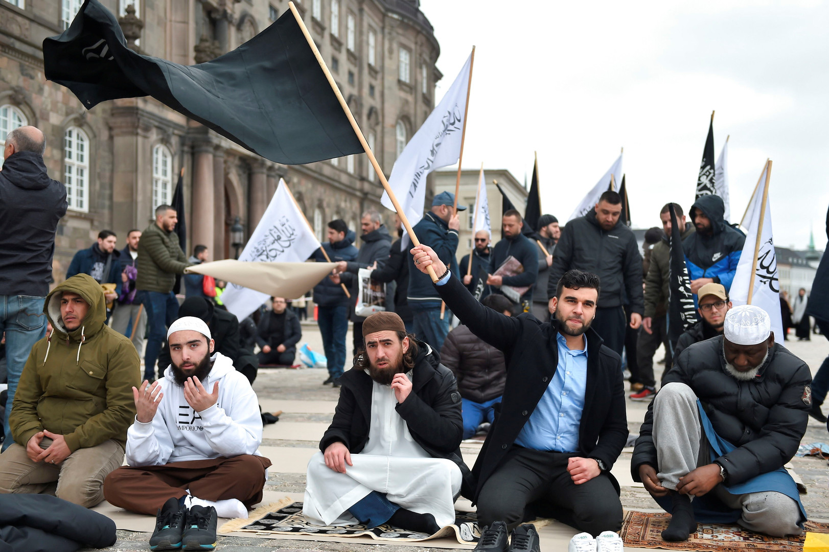 مسيرة للجاليات المسلمة في الدنمارك احتجاجا على الإساءة للقرآن