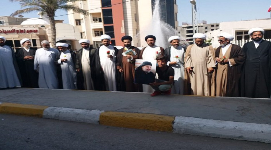 تظاهرة حاشدة امام القنصلية البحرينية في النجف الاشرف