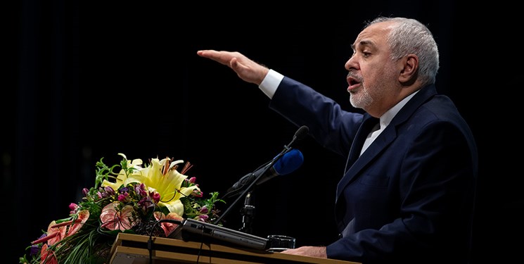 ظریف: حتی یک ایرانی را پیدا نمی کنید گزینه تسلیم در مقابل آمریکا را انتخاب کند