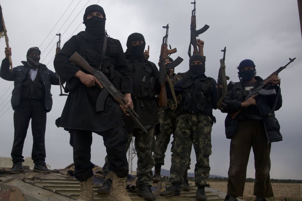 تنظيم داعش الإرهابي يتبنى مقتل 10 جنود في نيجيريا 