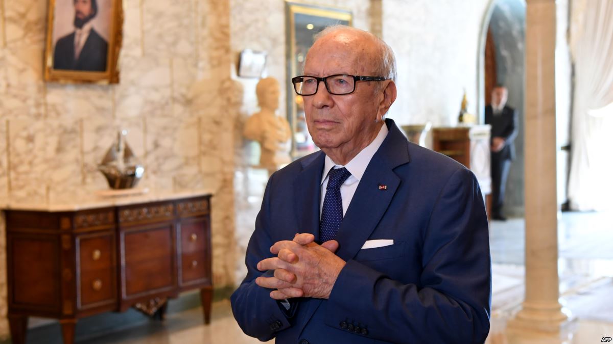 الرئيس التونسي يأمل أن تنفذ حكومة الشاهد وعودها بتخفيض الأسعار 