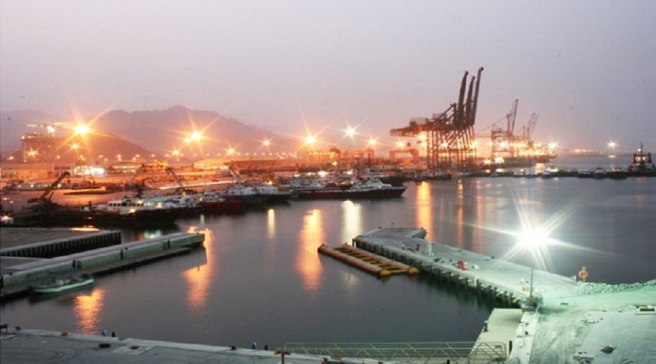 انفجارات قوية هزت ميناء الفجيرة الإماراتي