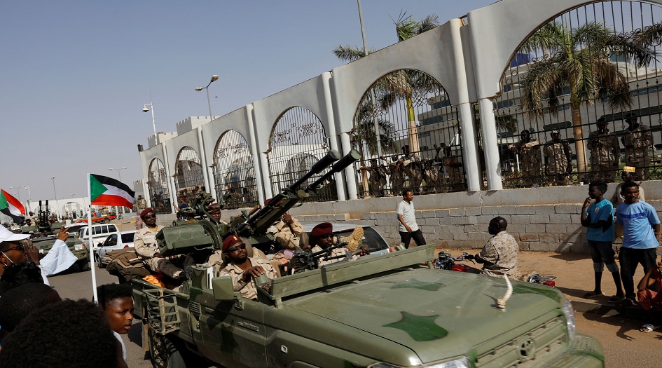 مقتل 5 اشخاص بينهم ضابط واصابة نحو 70 محتجا بالخرطوم