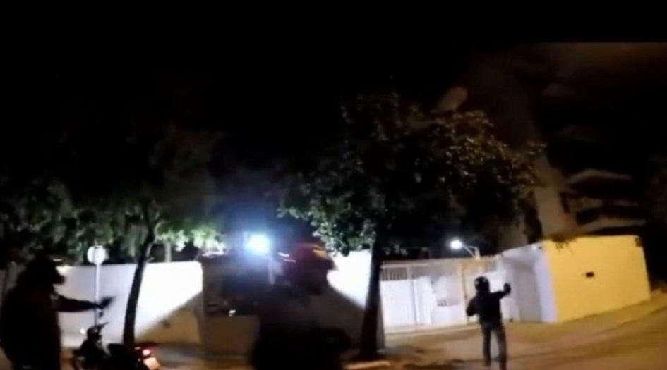هجوم بالقنابل على مقر السفير الأمريكي في أثينا