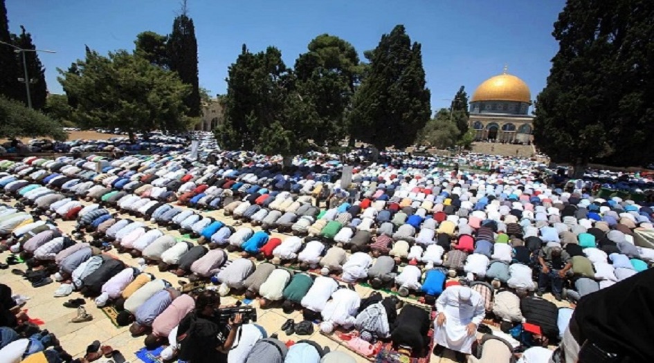 200 ألف مصل أدوا "الجمعة الثانية" من رمضان في المسجد الاقصى
