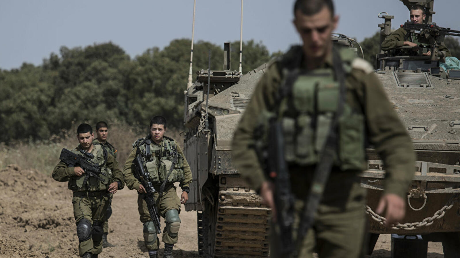 "إسرائيل" تجري مناورات في الجولان المحتل