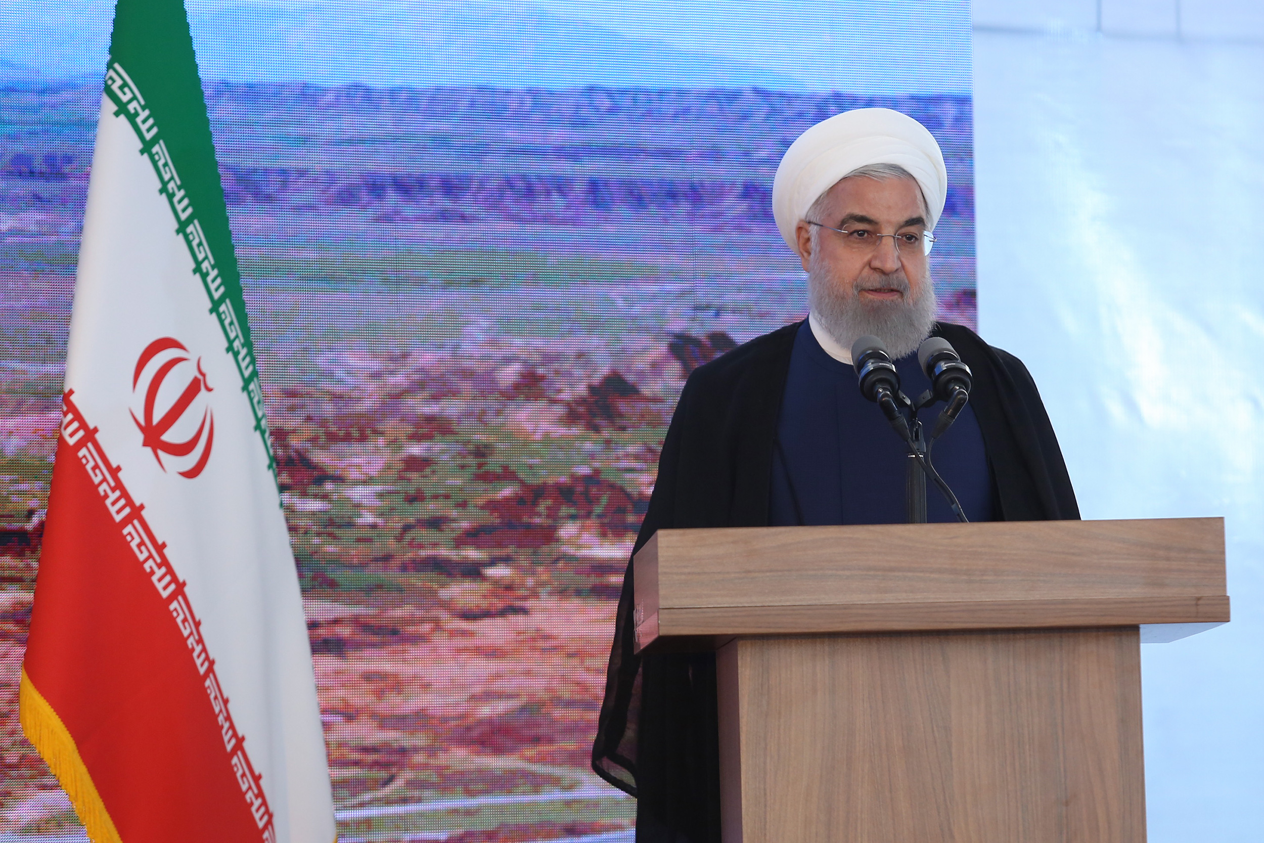 روحاني: الشعب الايراني لا يهزم بالضغوط الأميركية