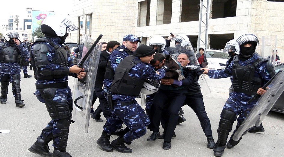 السلطة تعتقل فلسطينيين اثنين في الضفة الغربية