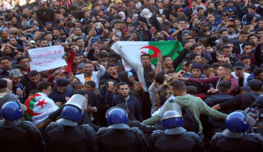 الجيش الجزائري: يجب إجراء الانتخابات الرئاسية في أقرب وقت ممكن