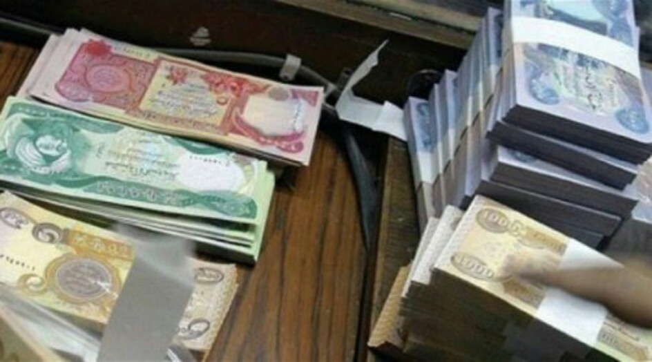وزارة عراقية تصرف عيدية لموظفيها