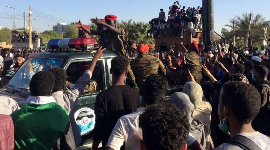 تطورات خطيرة في ساحة الاعتصام بالخرطوم بعد اقتحام القوات السودانية لها 