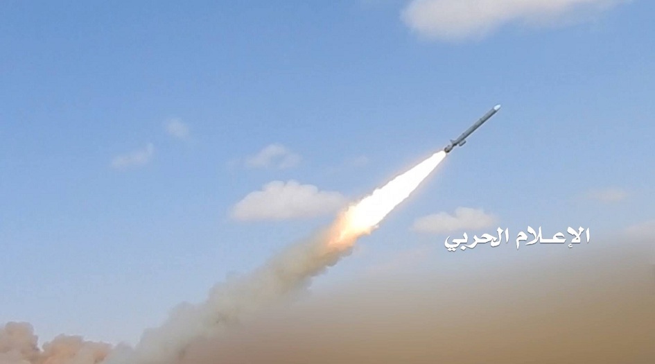 القوة الصاروخية اليمنية تقصف مطار "أبها" السعودي
