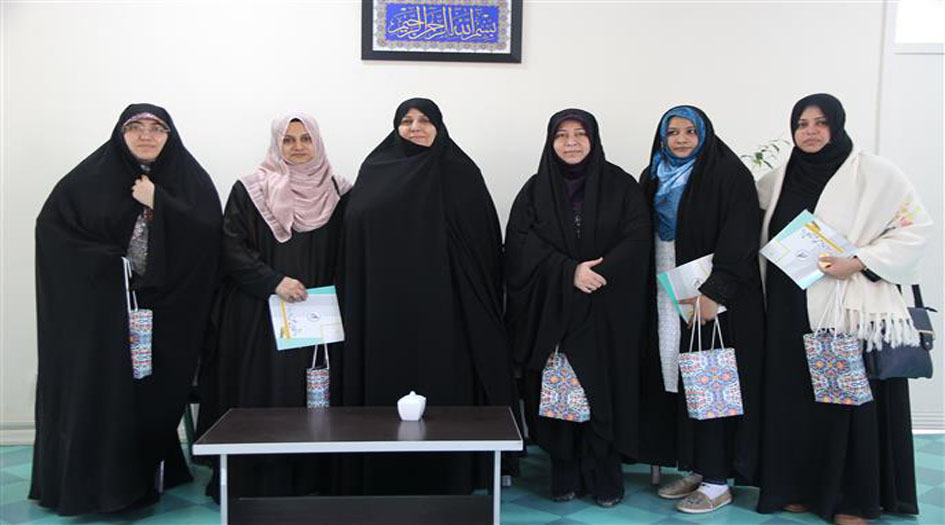 130 طالبة غير ايرانية تدرسن في كلية رضوان بجامعة الإمام الرضا (عليه السلام)