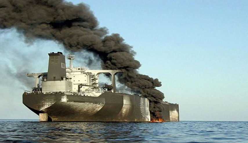 الخارجية الروسية: نتحقق من الأنباء حول وجود روس على متن ناقلة النفط المحترقة في بحر عمان