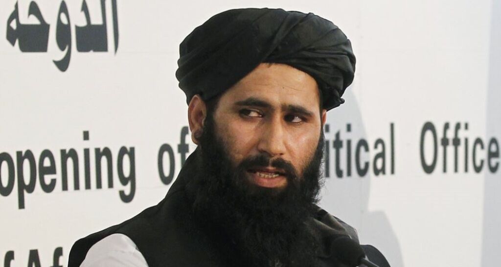 سخنگوی طالبان: آمریکا از داعش پشتیبانی هوایی و اطلاعاتی می کند