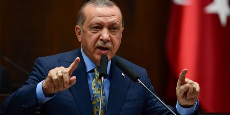  أردوغان يهدد بتحريك السفن الحربية والقوات الجوية 