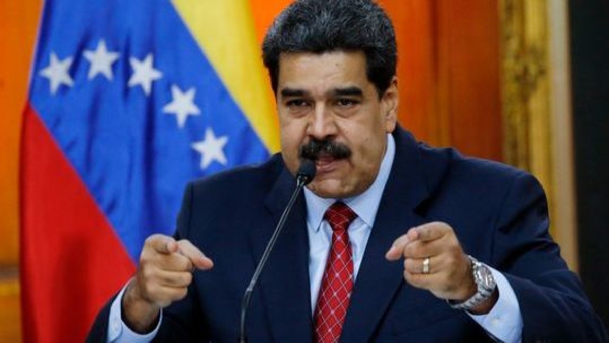 مادورو يتعهد "النظر بجدية" بتوصيات باشليه 