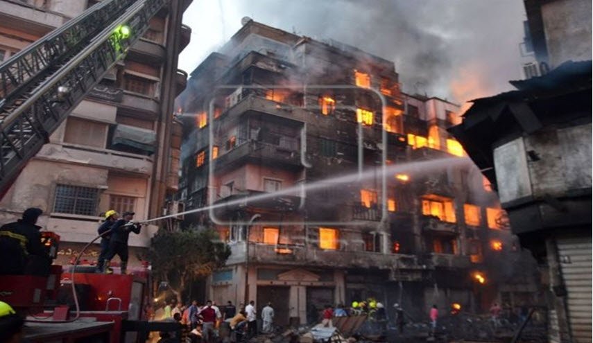حريق هائل يلتهم محال تجارية ويسبب خسائر فادحة في مصر