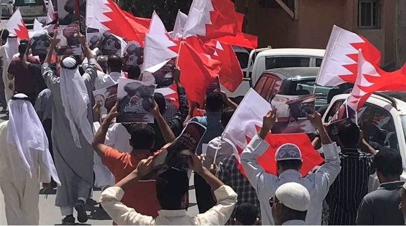 حمله نیروهای امنیتی به تظاهرات کنندگان بحرینی