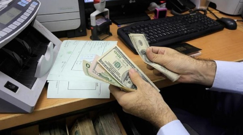 المركزي الايراني : ضخ 27.5 مليار دولار عملة صعبة بالسوق خلال عام