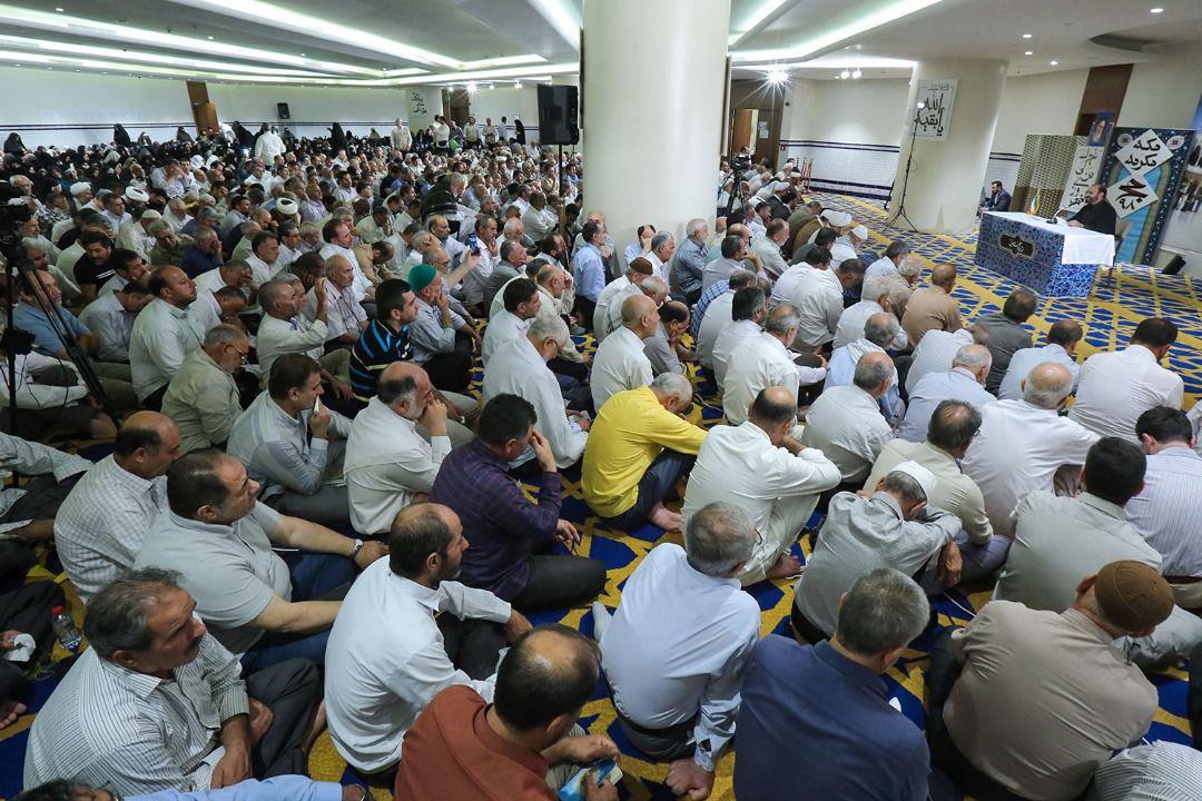 زائران ایرانی حاضر در مکه مکرمه دعای کمیل را زمزمه کردند