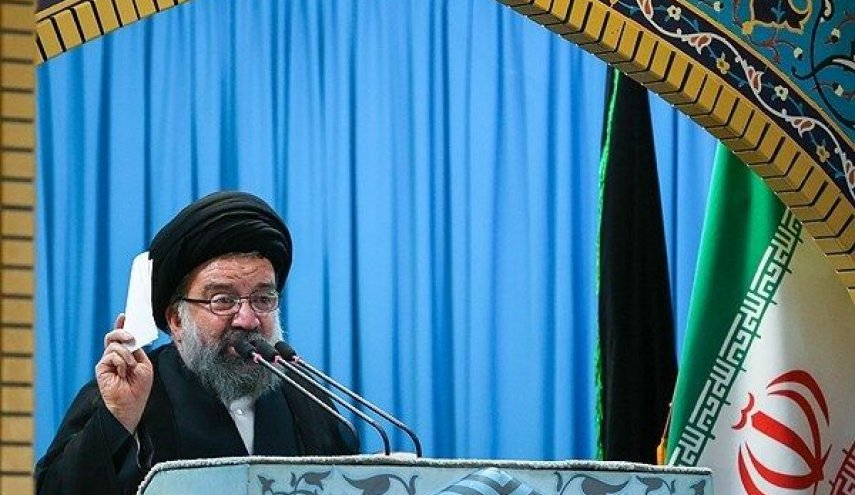 امام جمعة طهران المؤقت: فرض الحظر على ظريف مؤشر لتناقضات الاميركان وعجزهم