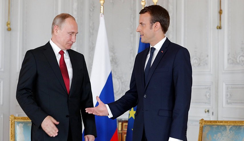 بوتين يصل إلى مرسيليا للقاء نظيره الفرنسي