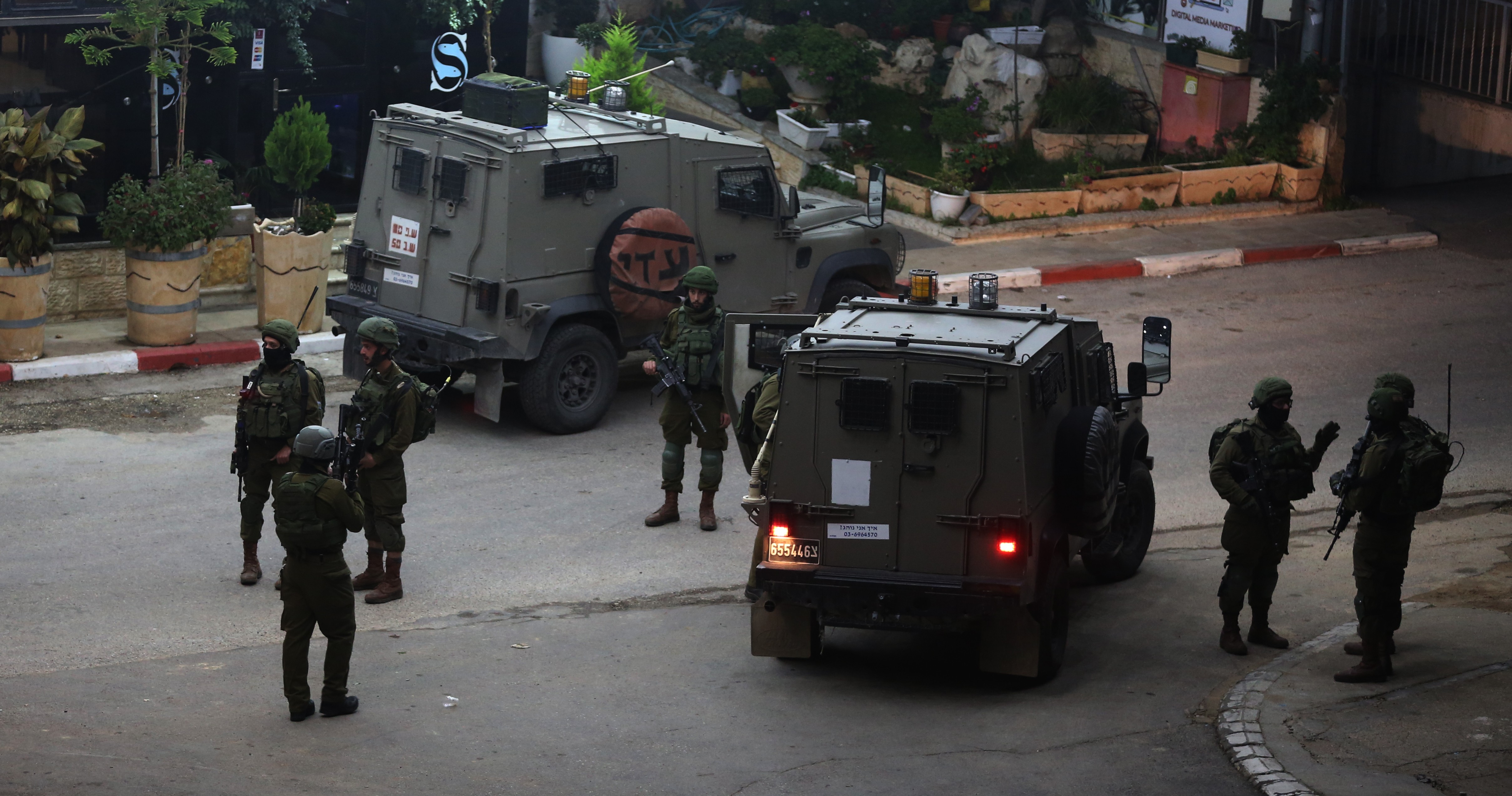  الاحتلال الصهيوني يعتقل 3 فلسطينيين في رام الله 
