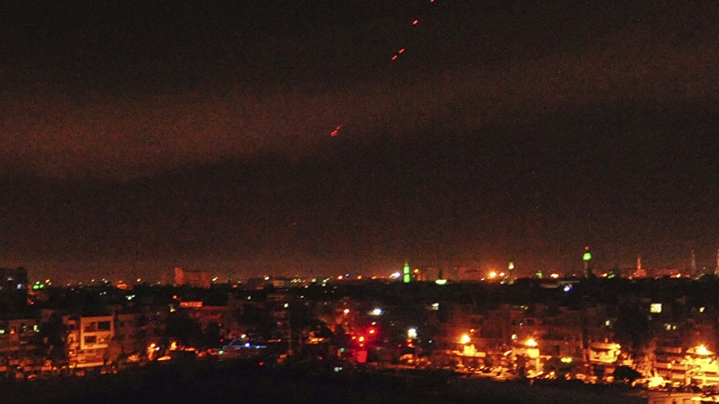 مقابله پدافند هوایی سوریه با حملات موشکی به جنوب دمشق