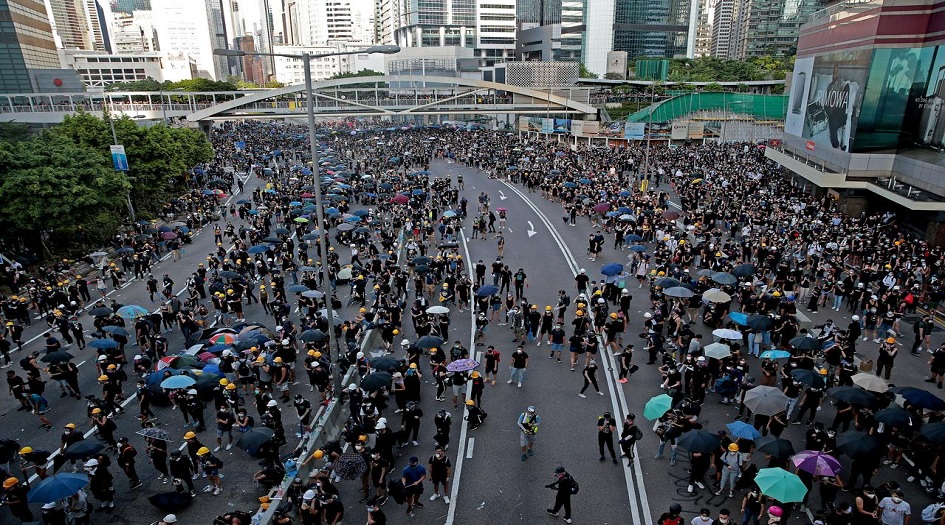 اعتقال ناشط سياسي بارز في هونغ كونغ عشية الاحتجاجات