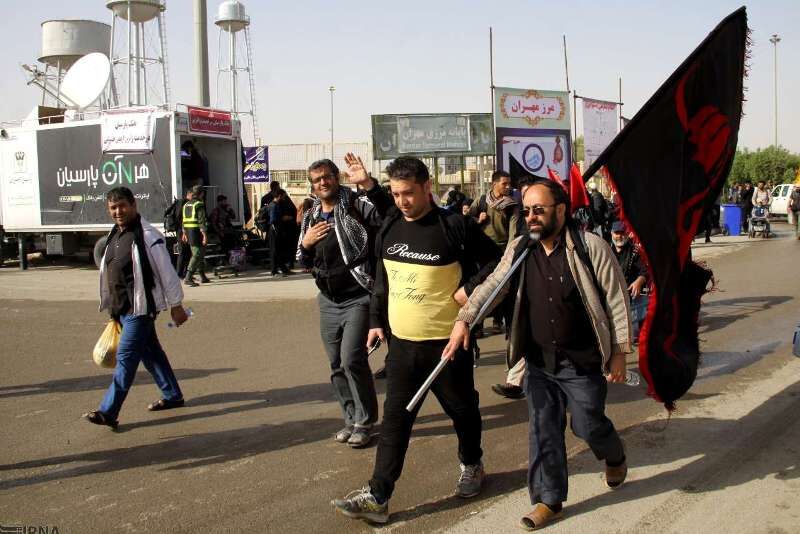  زائران حسینی بدون روادید از شلمچه و چذابه به عراق می‌روند