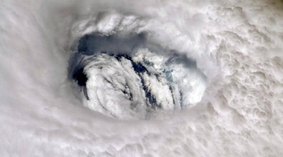 من الفضاء.. صور مرعبة لإعصار دوريان