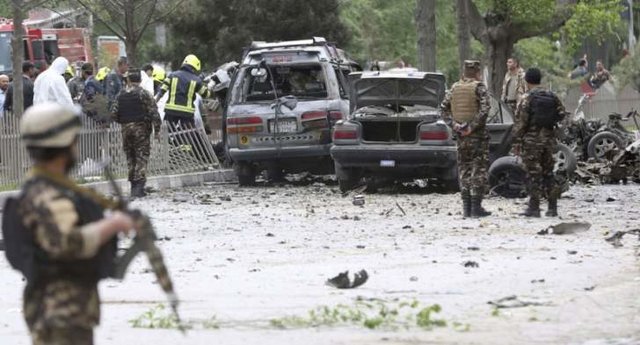 حمله انتحاری طالبان به قرارگاه نیروهای ارتش افغانستان