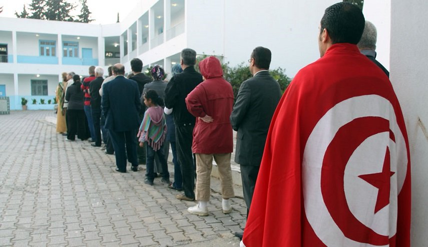 انتخابات تونس؛ إقبال في الخارج وترقب للاقتراع في الداخل
