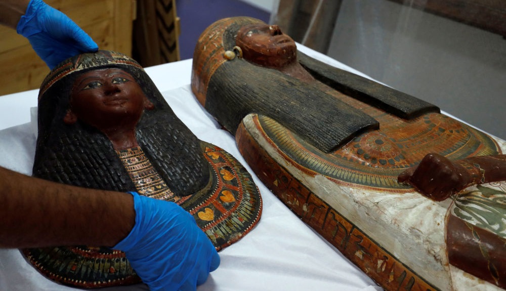 ترمیم مومیایی یکی از هنرمندان مصر باستان + تصاویر