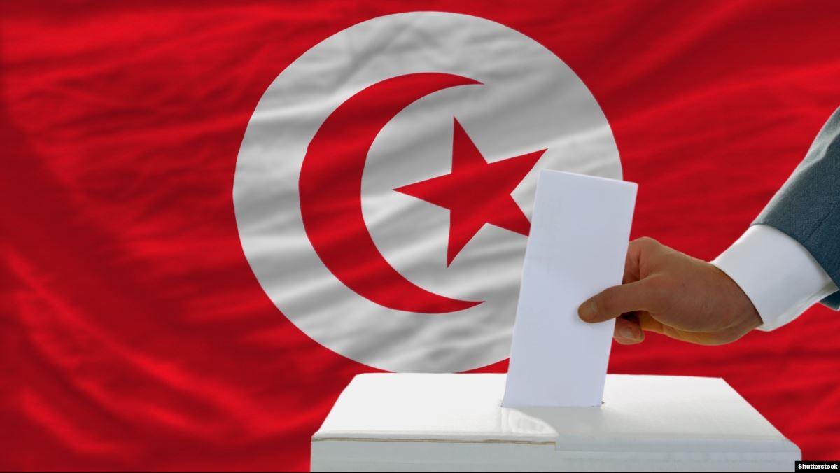 التونسيون يدلون بأصواتهم اليوم في انتخابات تونس