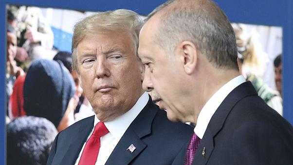 ترامپ: اگر ترکیه از محدوده ممنوعه عبور کند، اقتصادش را نابود می‌کنم