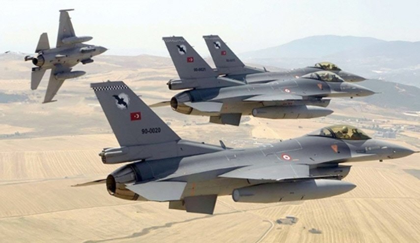 استشهاد 5 مدنيين بغارة للطيران التركي في شمال شرق سوريا