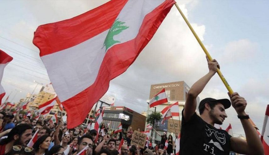الاحتجاجات في لبنان وصلت الى المطالبة برحيل الحريري