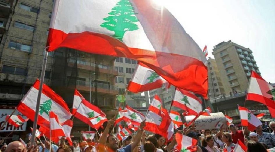 بعد فراق 11 عاماً... لبنانية تلتقي ابنها في المظاهرات