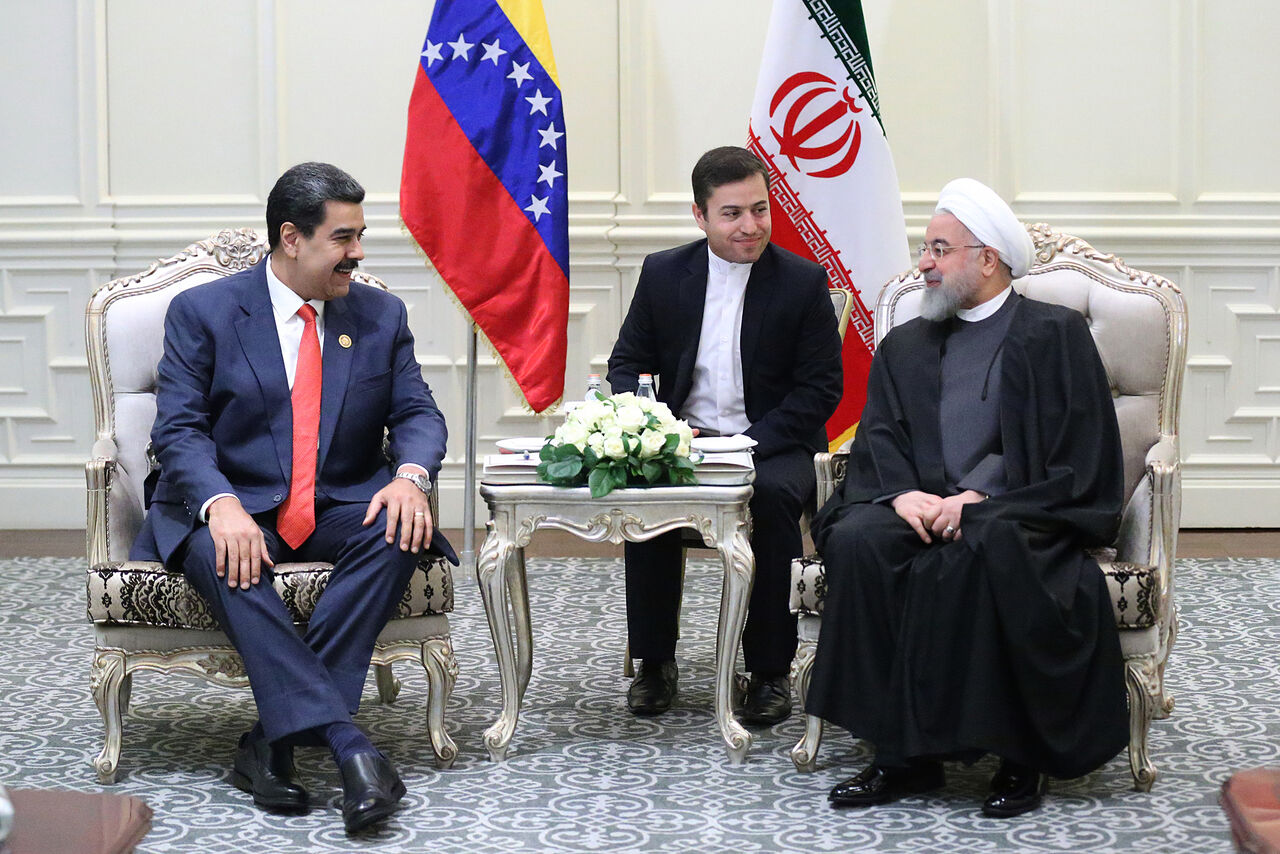 روحانی: مقاومت ملتهای ایران و ونزوئلا و به شکست کشاندن توطئه های آمریکا تحسین برانگیز است