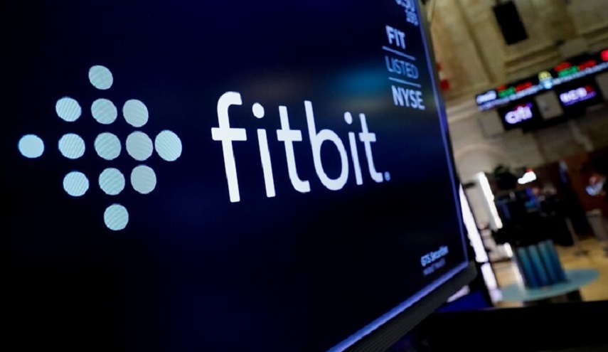 "غوغل" تتحدى "فيسبوك" وتشتري Fitbit