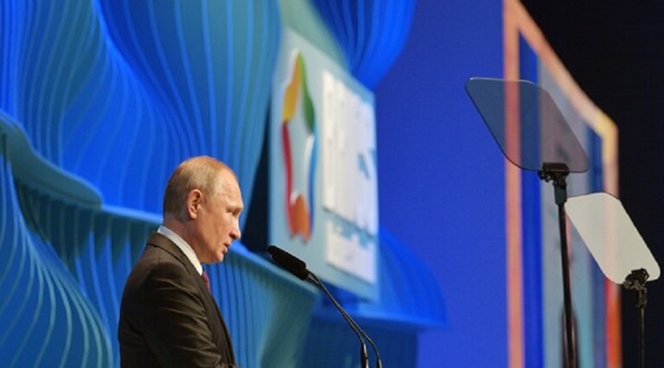 بوتين في قمة "بريكس": الاقتصاد العالمي تضرر جراء العقوبات الأحادية