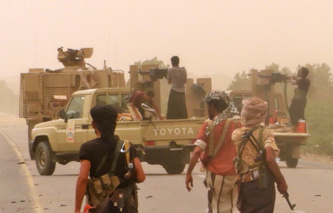ادامه درگیری میان گروه‌های مورد حمایت عربستان و امارات در عدن